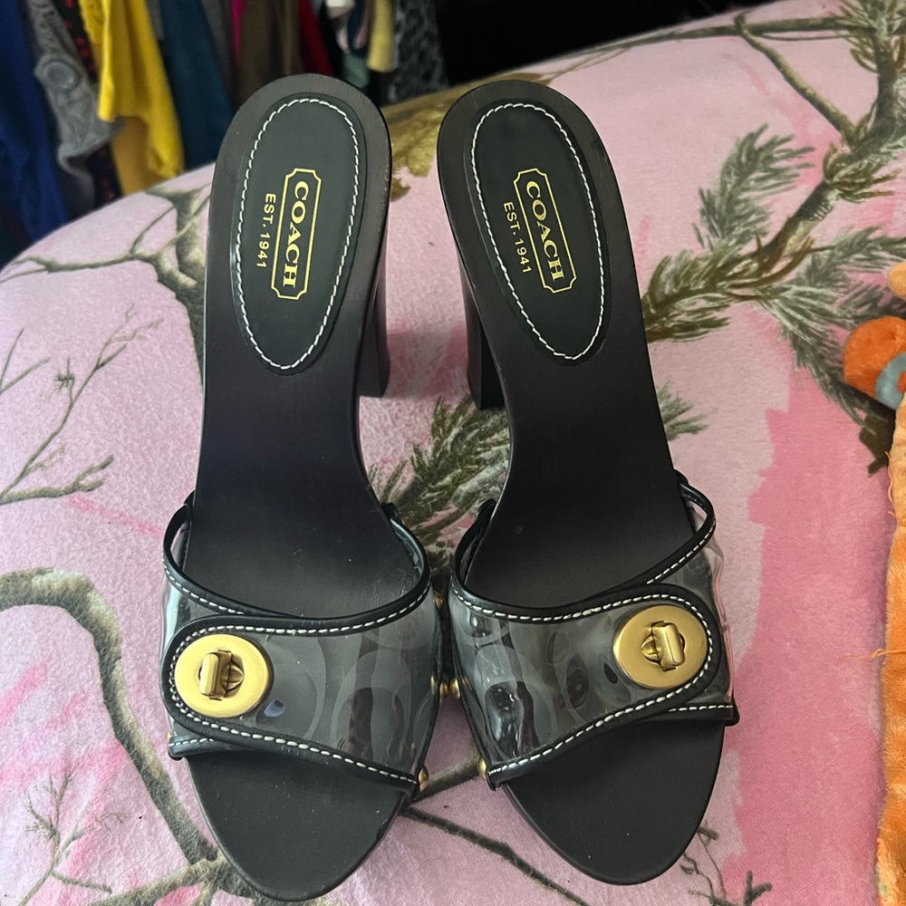 Women’s coach heels like new